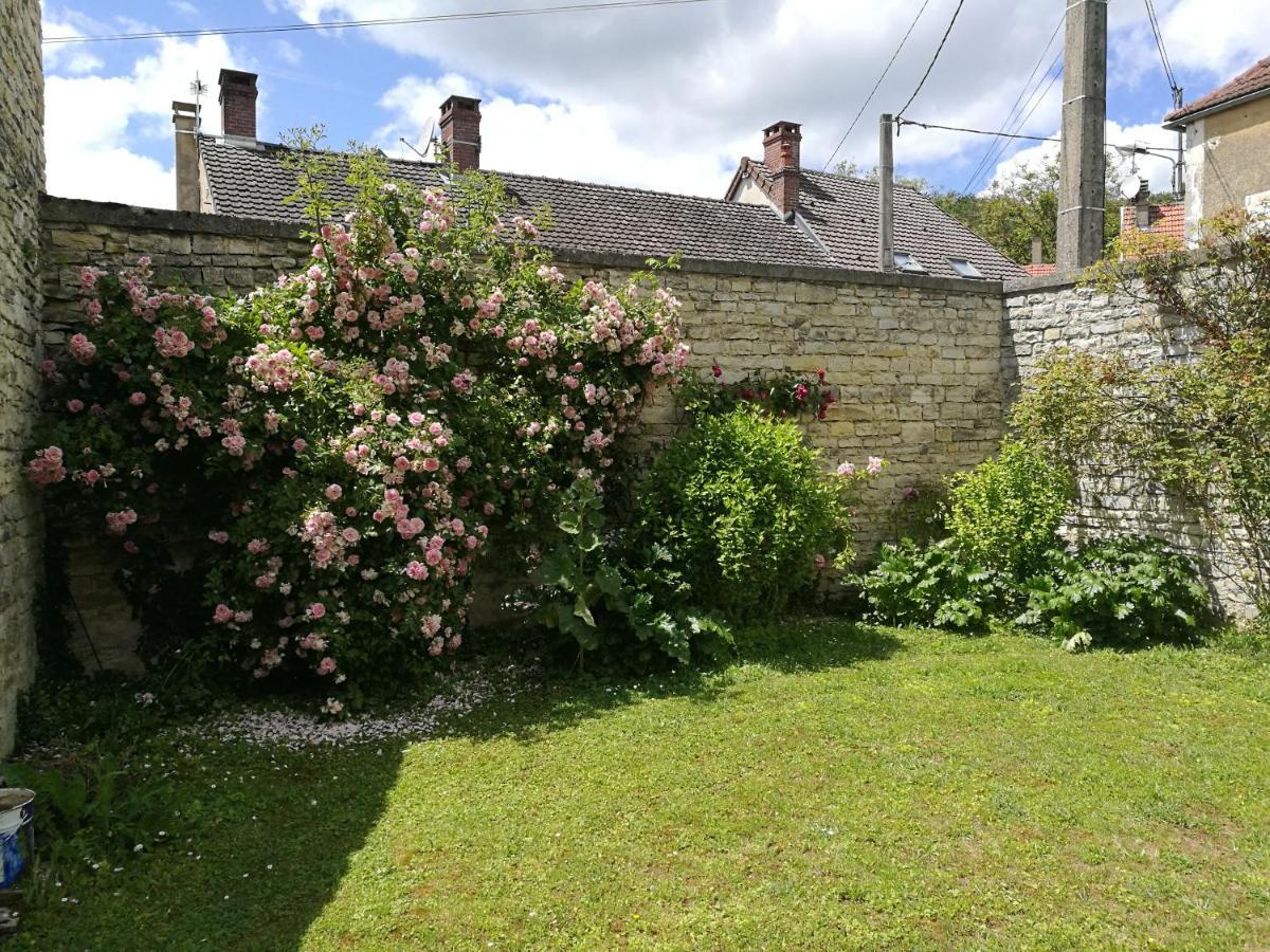 Stigny Chez Zaza B&B 외부 사진